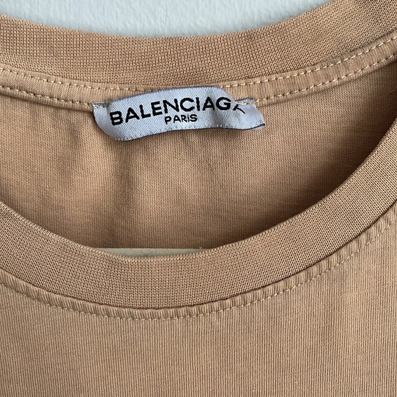 Balenciaga T-Shirt Size Large - Needs TLC - Picture 4 of 16